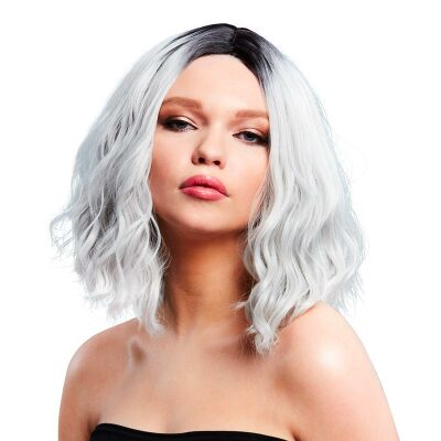 Fever Wigs Cara | Perücke mit langem, gewelltem Bob | Eissilber